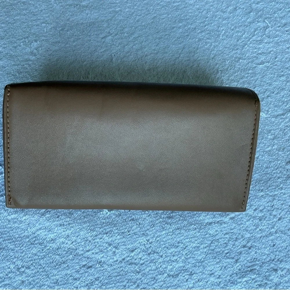 Burberry brown magnetic triangle sunglasses case